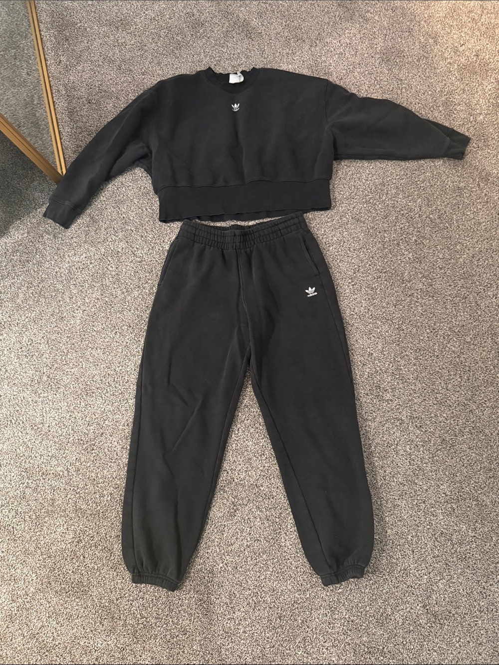 Adidas Sweatshirt & Jogger Set